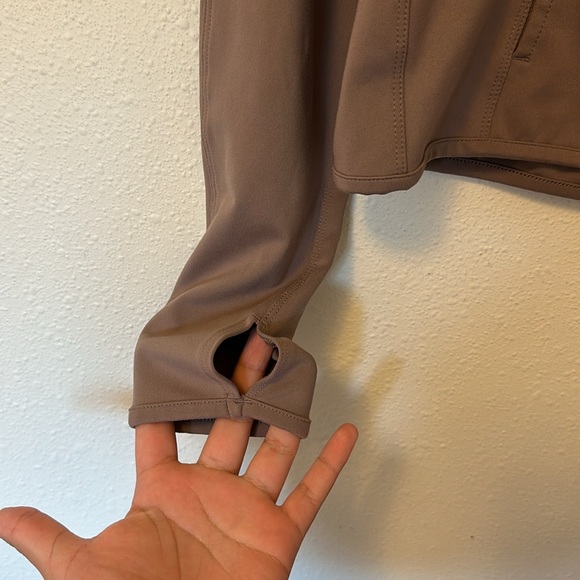 Workout top - Picture 6 of 6